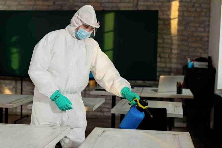 A-specialist-spraying-odour-control-liquid